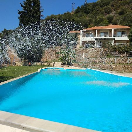 Hotel Theasis Paralia Sergoulas Exterior foto